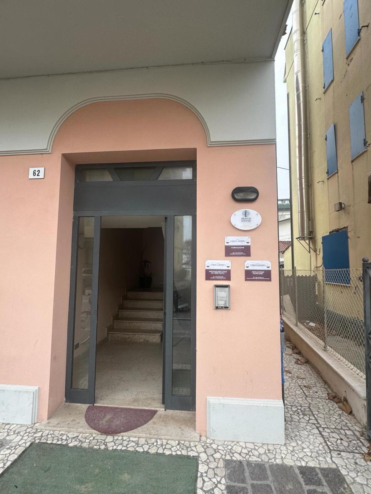 Beach House Holiday Apartments Rimini Luaran gambar