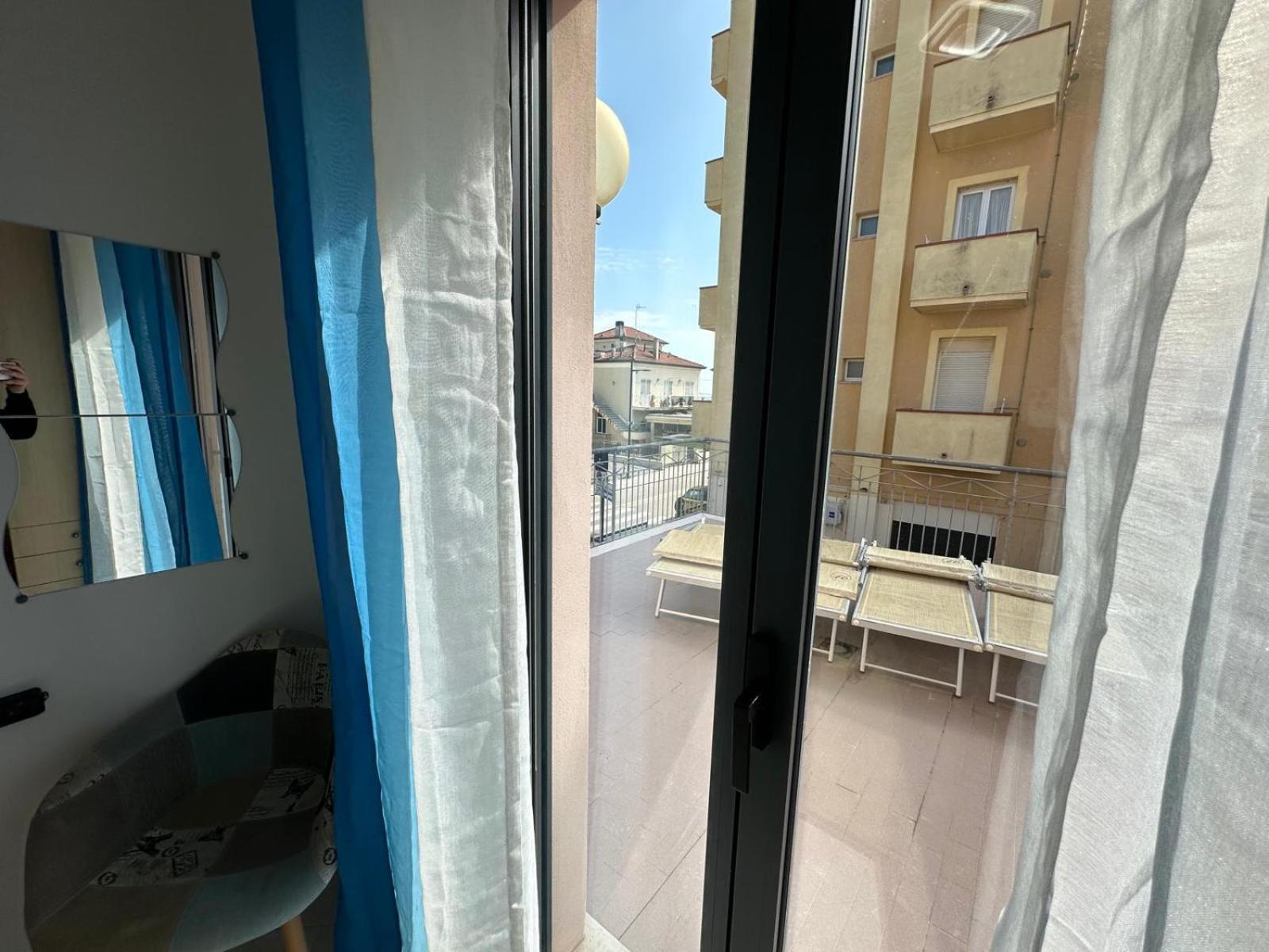 Beach House Holiday Apartments Rimini Luaran gambar