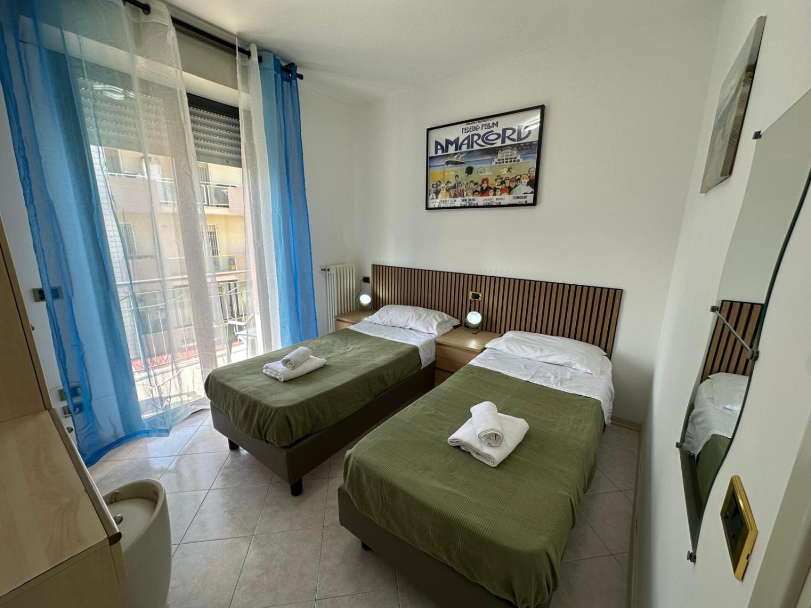 Beach House Holiday Apartments Rimini Luaran gambar